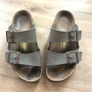 Birkenstock Arizona sandal in stone color